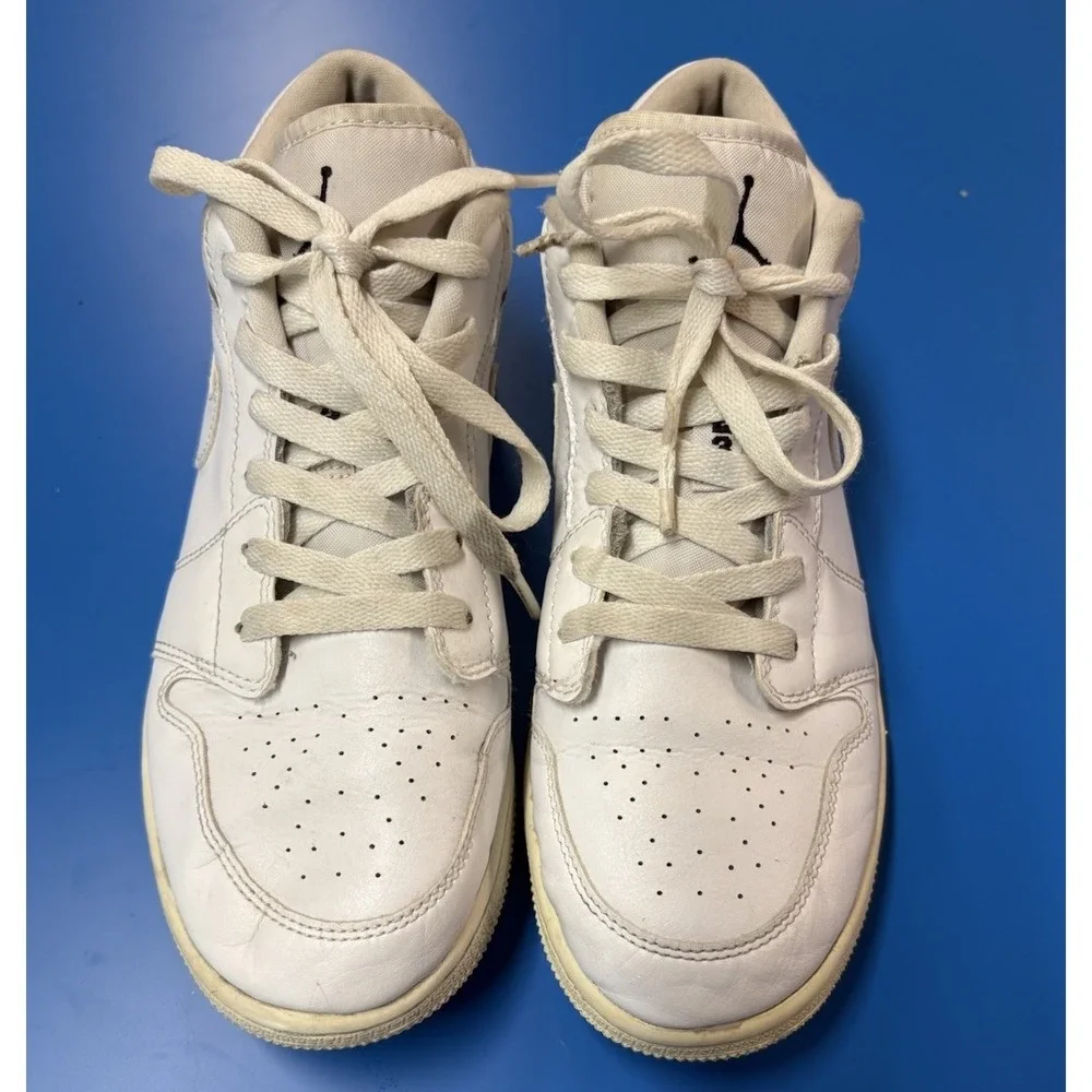 Nike‎ Air Jordan 1 Mid GS White/Black Sneakers 6.5Y/8W 553560-101